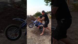 Download lagu The Fun of Training to Be a Young 50cc 2-Stroke Mini Trail Rider mp3