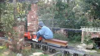 preview picture of video 'Driving 5inch Koppel in A&B garden railway'