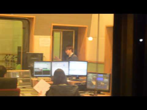 130401 Sukira Sungmin & Ryeowook intering to the studio room