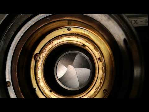 Leaf shutter slow motion