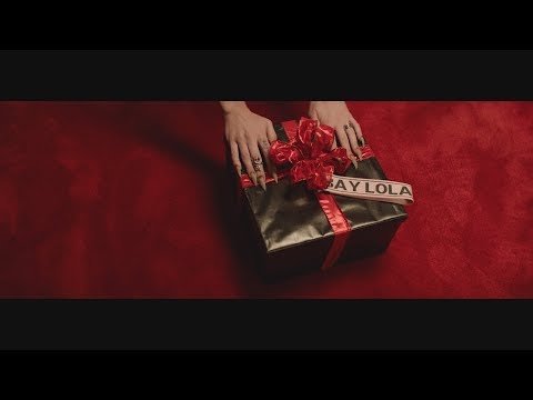 #BIMBAYLOLAXMAS PARTE 3/4. UM PRESENTE PENSATIVO por Nadia Lee Cohen | bimbaylola.com