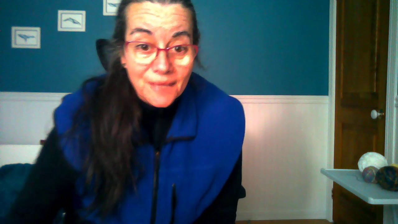 Jeux avec pelotes de laine  ou balles