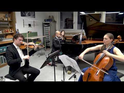 Nadège Rochat, Michael Foyle and François-Xavier Poizat play Frank Martin Trio on Irish Folk Tunes