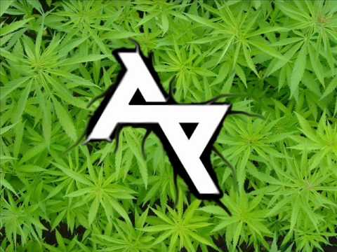 Akkezdet Phiai & Bobakrome   Újítanék AZA Remix