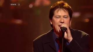 Shakin&#39; Stevens - live hits medley plus &quot;Merry Christmas Everyone&quot; (2010 DR&#39;s JuleShow)