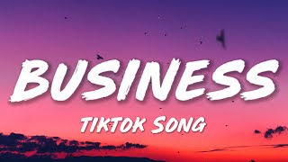 Dystinct - Business (Lyrics) ft. Naza Ah-ah-ah-ah, j'suis en business [Tiktok Song]