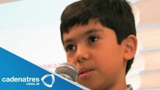 Niño prodigio de 11 años recibe certificado de Bachillerato