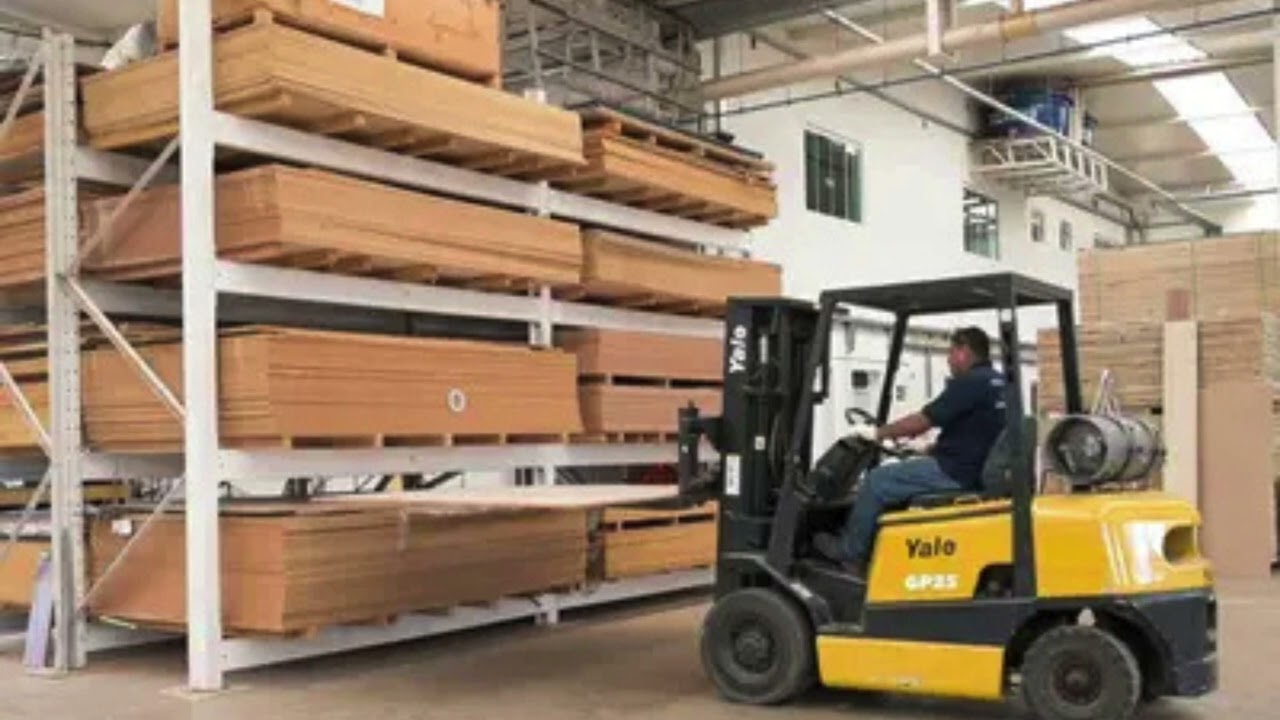 Guerra no Oriente Médio eleva preço das matérias-primas e pressiona indústria brasileira