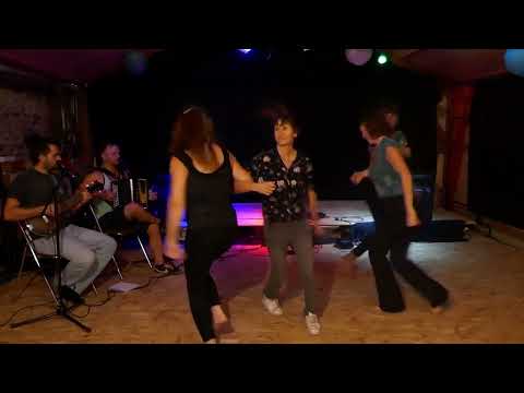 3 heel taps - Feet in the Ball