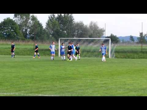 Tomasz Radecki trafia z główki!