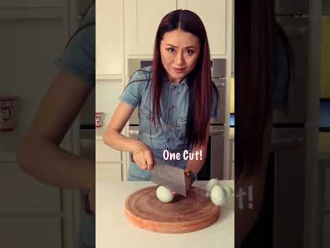 This is how you eat duck eggs in China! Chinese mom’s best way!