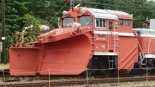preview picture of video '[Snowplow Train Test Run] ラッセル車 DE15-1504 試運転を実施 北陸本線 [試雪] 2013.11.11'