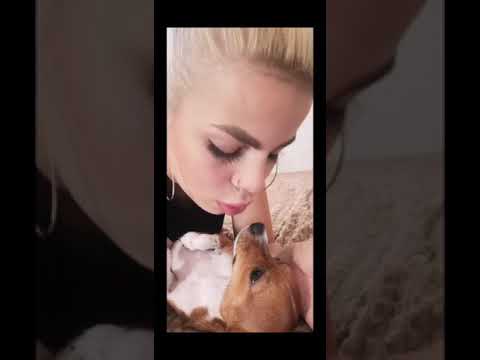 Cette fille embrasse son  chien 🐶 😱