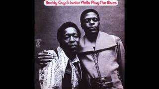 My Baby She Left Me (She Left Me A Mule To Ride) - Buddy Guy &amp; Junior Wells Play The Blues HD