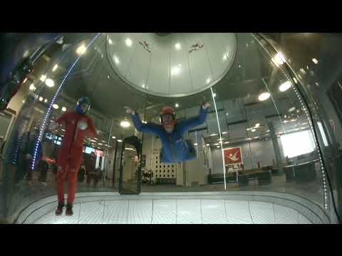 Indoor skydiving: belly flying superpositioning practice and learning docks (Nick 006)