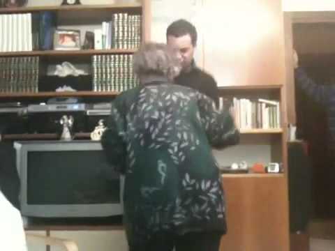 Nonna che balla