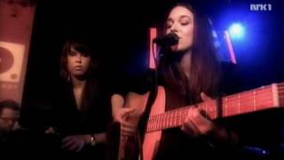 Melissa Horn &amp; Maria Mena - Falla fritt (live, 2010)