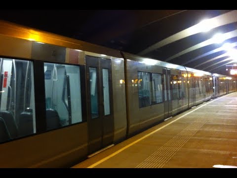 RET Metro Type SG3 vertrek Pernis in de nacht richting De Akkers
