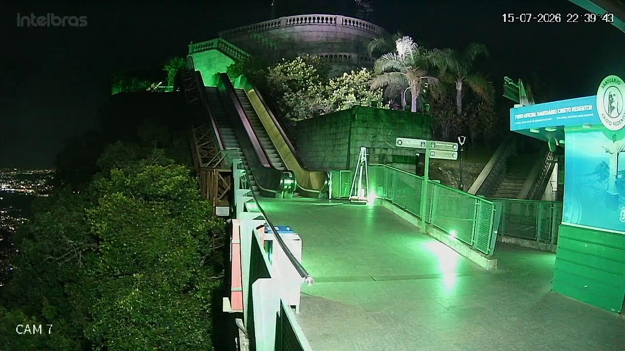 Live webcam view of Christ the Redeemer Base View