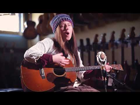 EmiSunshine - "Danny Ray"