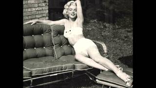 Marilyn Monroe Postcards -The Hollies