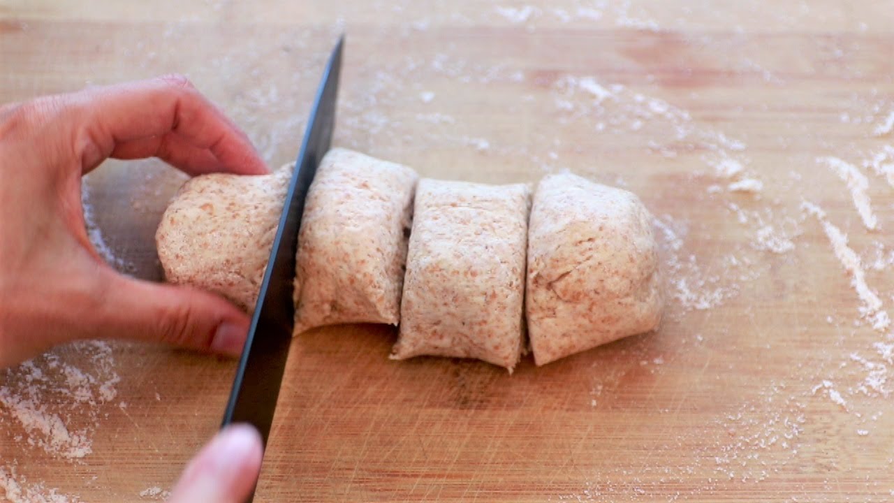 Watch Now Il pane che non gonfia la pancia! E lo mangi senza sensi di colpa! #949 Il pane che non gonfia la pancia! E lo mangi senza sensi di colpa! #949