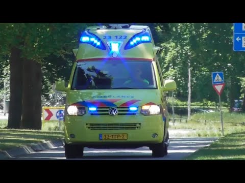 A1 Ambulance 23-122 met spoed naar het Radboud UMC in Nijmegen