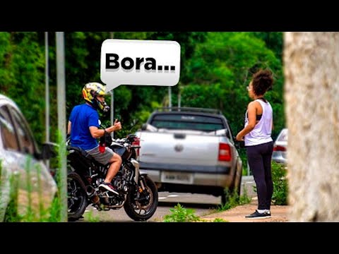 I TOLD THE GUY EITHER GIVE IT UP OR STAY THERE... (WHAT DID SHE DO?)