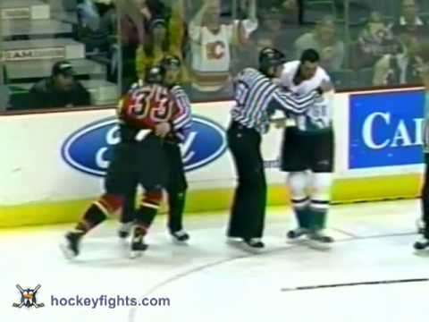 Garrett Burnett vs Krzysztof Oliwa
