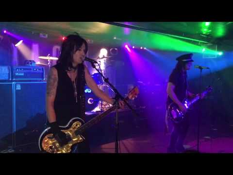 LA GUNS - "Purple Rain" - Token Lounge 10-29-16