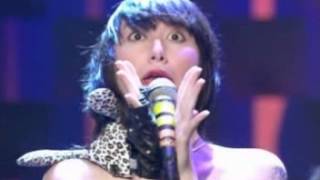 Yeah yeah yeahs - Y Control (live on Conan) 05-09-03.mpg