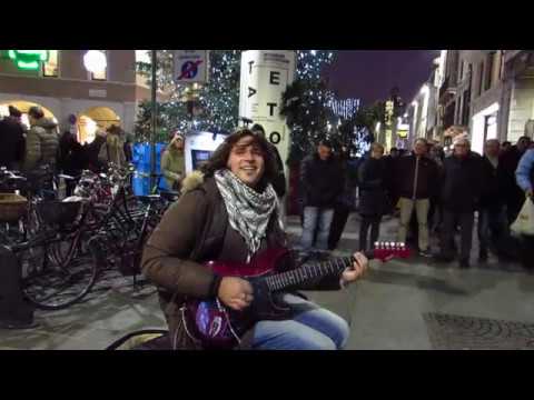 "Time" (Pink Floyd) covered by street guitarist Marcello Calabrese
