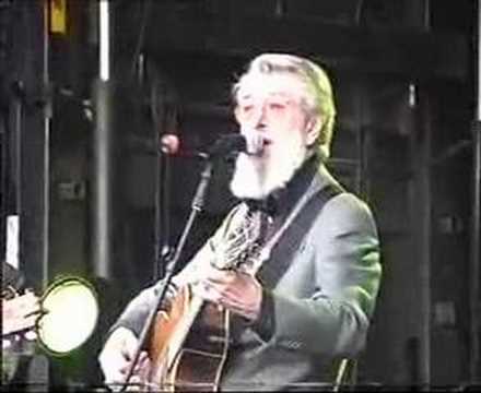 McAlpine's Fusiliers - Ronnie Drew of The Dubliners