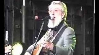 McAlpine's Fusiliers - Ronnie Drew of The Dubliners