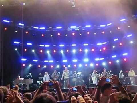 The Beach Boys- Good Vibrations Live Rome 2012
