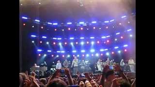 The Beach Boys- Good Vibrations Live Rome 2012