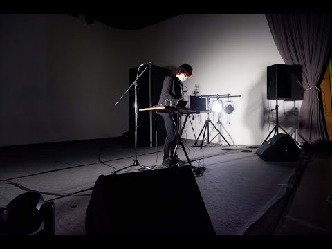 映像メディア学科 空間音のためのシンセサイザー演奏