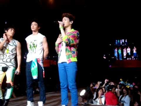 100904 SHINee Intro + Key's English @ SM Town LA