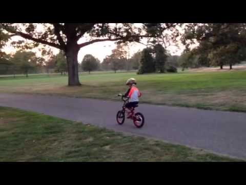 R & L - learning to ride bikes - Summer 2013