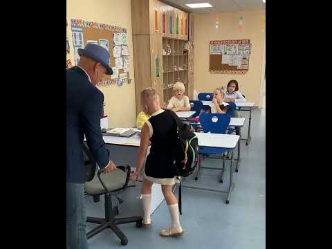 Standing Up for Kindness: Teacher Shows Solidarity with Brave Student 💛