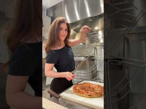 How to slice pizza! #pizza #pasta #italianfood #dinnertime #calgary #entrepreneur