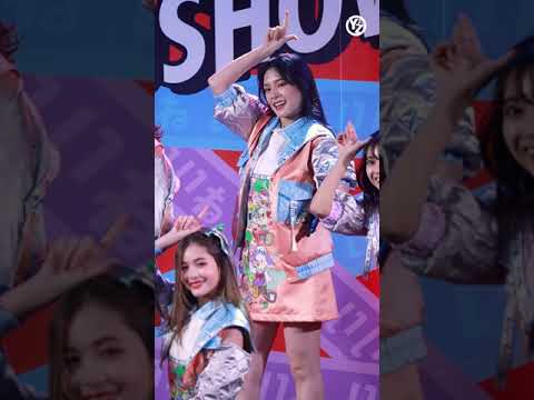 Cherprang BNK48 Fancam - 77ดินแดนแสนวิเศษ | D-AAA Roadshow Mini Concert @Central Rayong 220205