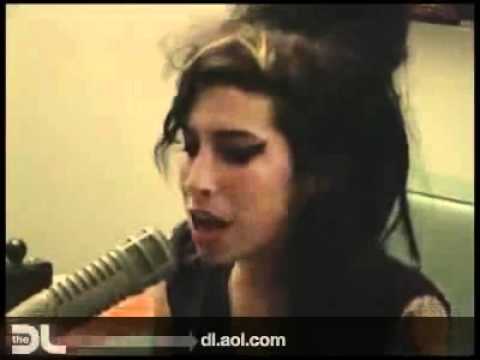 RIP - Amy Jade Winehouse (1983 - 2011)  'Valerie' Live