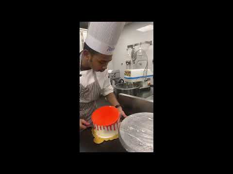 Chocolate cake|1kg cake|fondant rose|middle one plastic rose|cookie sandwich |easy cake decoration🎈