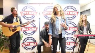 Carly Pearce Performs a Concert in a Cubicle