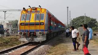 preview picture of video 'Diwali Gift from Indian Railways  Gonda-Bahraich Inaugural DEMU departs 15mins late from platform 4.'