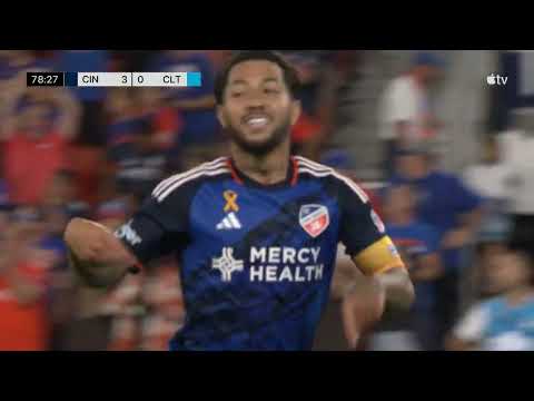 Dribble King Luciano Acosta Scores Unbelievable Messi-Style Solo Goal