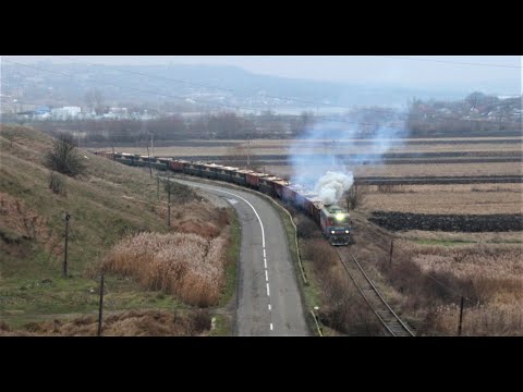 [4K] Grup Feroviar Roman ND2 1504 with scrap wood between Falticeni and Dolhasca [December, 2020]