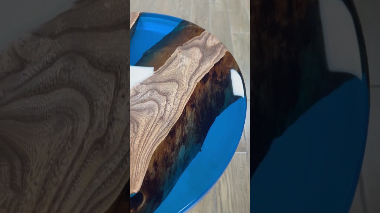 Стол из массива карагача с эпоксидной смолой