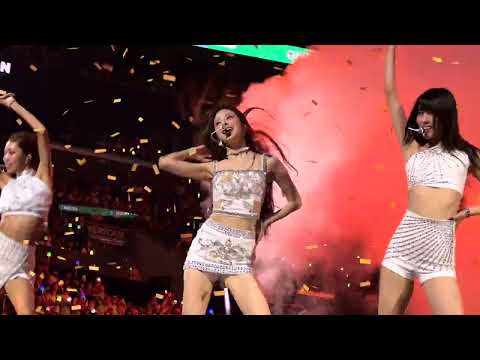 [4K] Izna 'Golden' (Kpop Demon Hunters OST) Fancam 이즈나 직캠 | Barricade @ KCON LA 2025